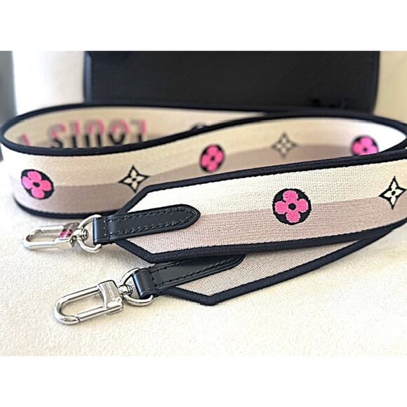 Louis Vuitton BLACK Mini Cluny Top Handle Bag Epi Leather Guitar Strap $3100 - Picture 3 of 15